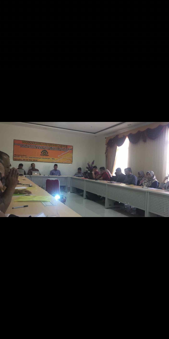 Gambar FEBI Gelar FGD Renstra